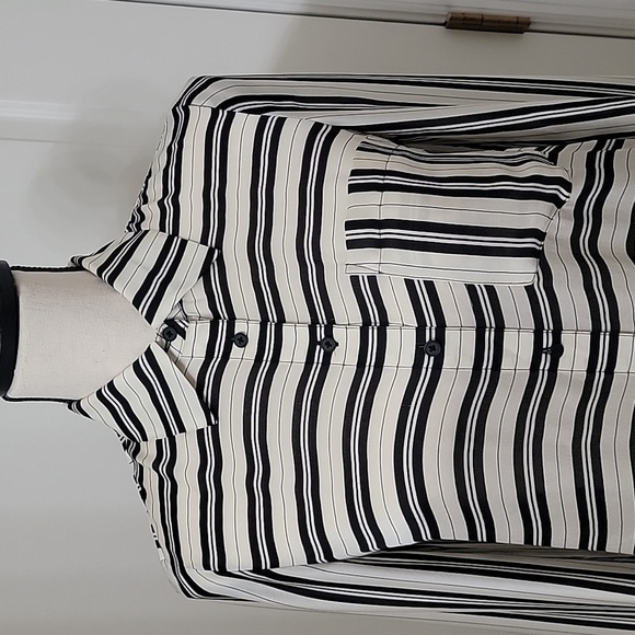 Club Monaco Size XS Black & Off-White Striped Kini Shirt, 100% Silk Gently Used - Picture 2 of 16